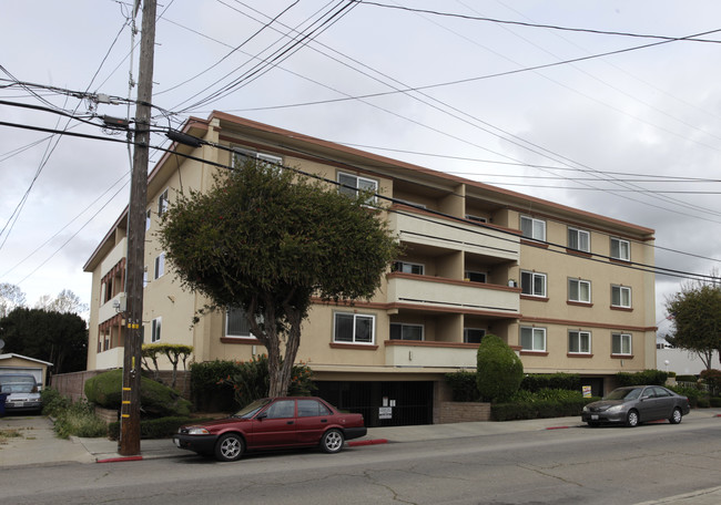 Thornton Apartments in San Leandro, CA - Building Photo - Building Photo