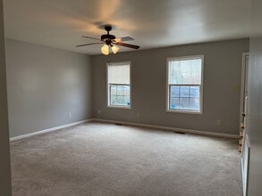 247 E Green St in Versailles, KY - Building Photo - Building Photo