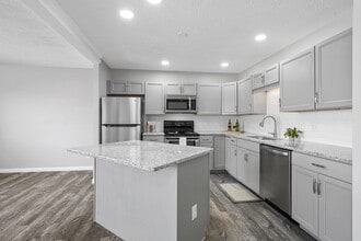 Skyridge Apartment Homes in Cincinnati, OH - Building Photo - Building Photo