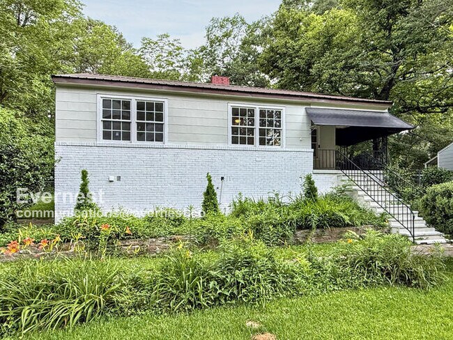 property at 626 West Blvd