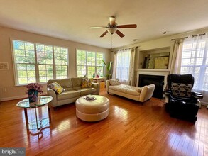 6606 Tucker Ave in McLean, VA - Foto de edificio - Building Photo