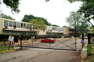 Crescent House Apartments in Detroit, MI - Building Photo - Building Photo