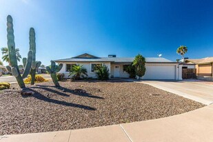 814 W Villa Maria Dr in Phoenix, AZ - Building Photo