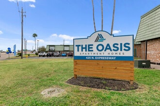 Oasis in Brownsville, TX - Foto de edificio - Building Photo