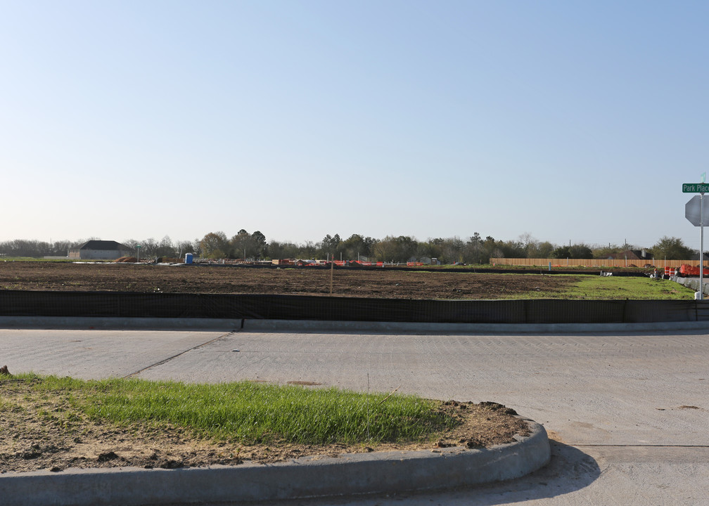 Summer Lakes in Richmond, TX - Building Photo