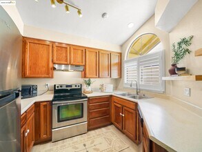 806 Devonwood in Hercules, CA - Building Photo - Building Photo