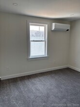 70 Dyke Ln in Stamford, CT - Building Photo - Building Photo