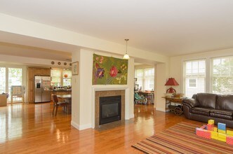 53 Winslow Rd, Unit A in Brookline, MA - Building Photo - Building Photo