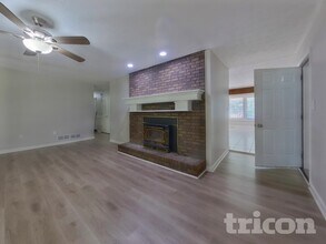 5681 Lanny Dr in Powder Springs, GA - Building Photo - Building Photo