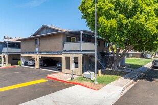 Chandler Meadows in Chandler, AZ - Building Photo