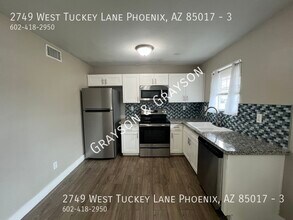 2749 W Tuckey Ln in Phoenix, AZ - Building Photo - Building Photo