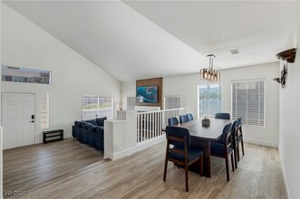9156 Sapphire Point Ave in Las Vegas, NV - Building Photo - Building Photo