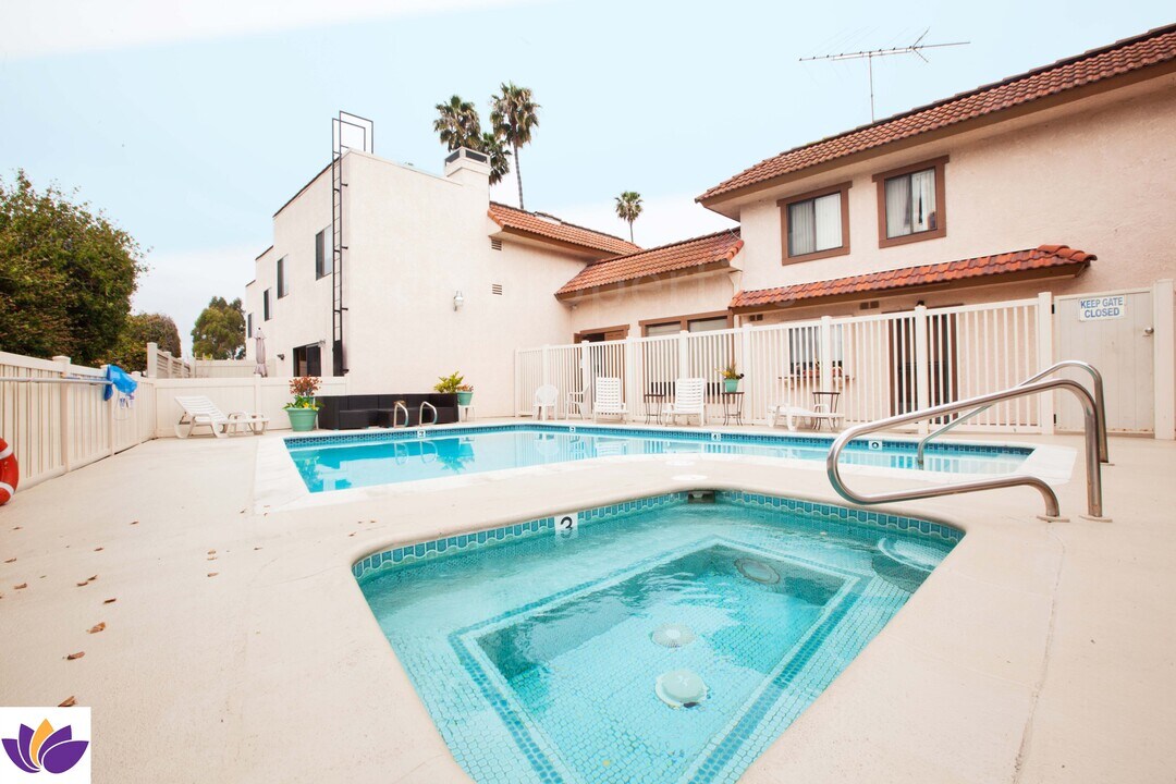 4365 McLaughlin Ave, Unit 28 in Los Angeles, CA - Building Photo