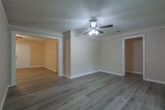 7413 Heilig Rd in Houston, TX - Building Photo - Building Photo