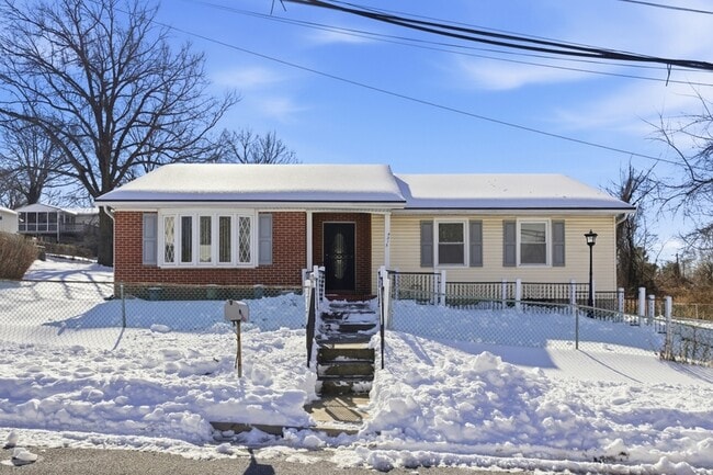 property at 4315 Spencer St