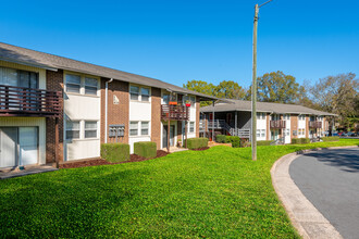 The Edge at Noda Apartments and Townhomes in Charlotte, NC - Building Photo - Building Photo