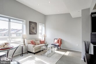 2422 17th St NW in Washington, DC - Building Photo - Building Photo