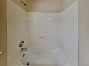 21349 Thurston Crossing Dr in Porter, TX - Building Photo - Building Photo