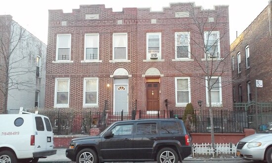 305 Woodbine St in Brooklyn, NY - Foto de edificio - Building Photo