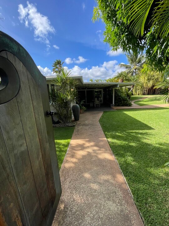 456 Portlock Rd in Honolulu, HI - Building Photo