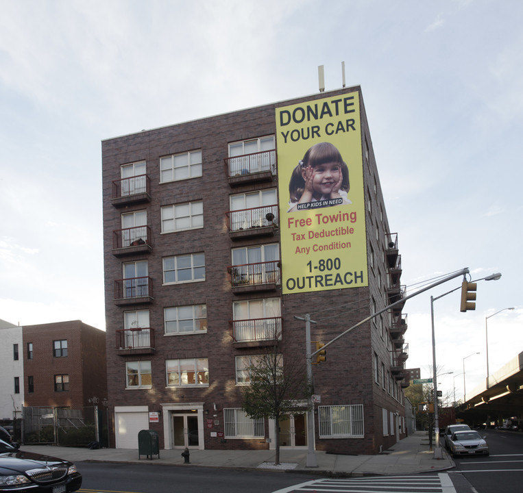 62 Clermont Ave in Brooklyn, NY - Foto de edificio