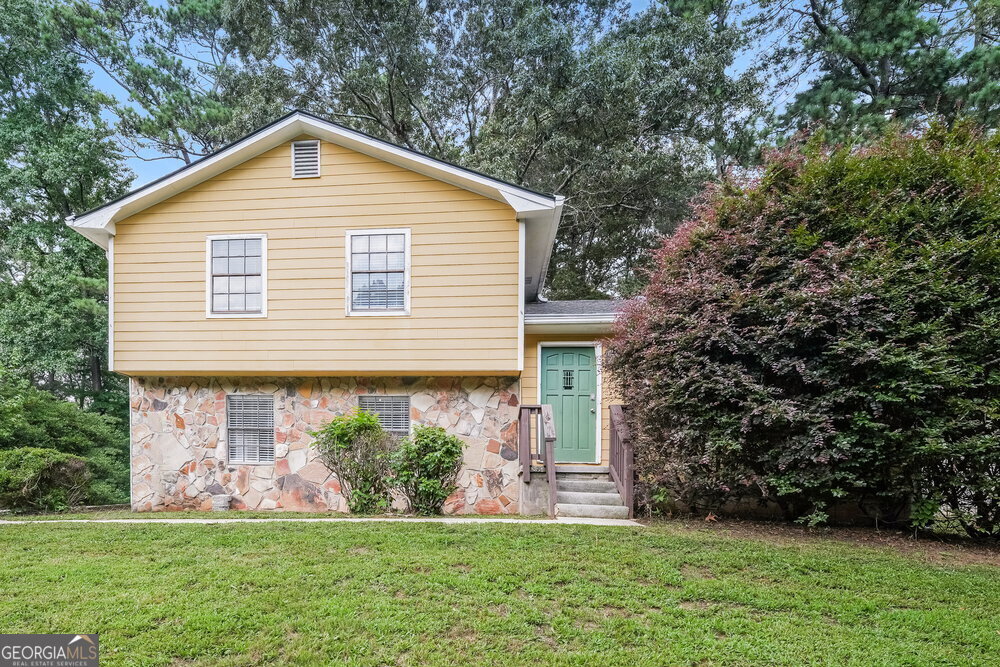 3773 Ferncliff Rd SW in Snellville, GA - Building Photo