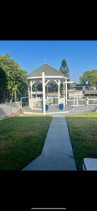 2337 Hama Dr in Holiday, FL - Building Photo