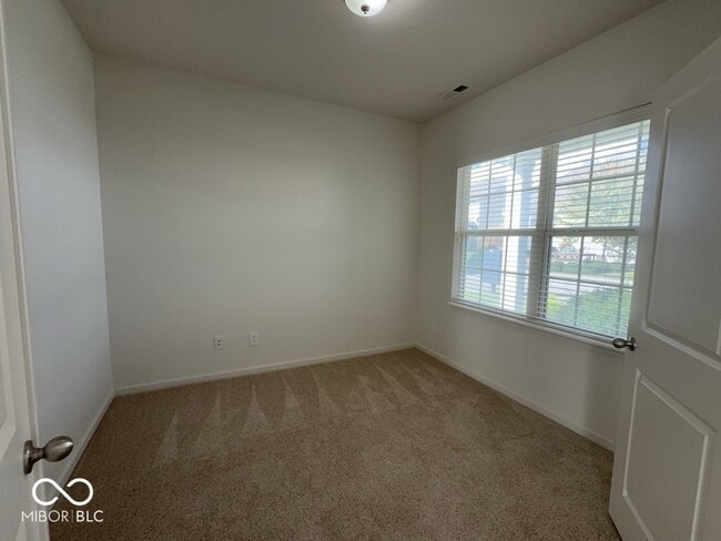 5860 Crowley Pkwy in Whitestown, IN - Building Photo - Building Photo