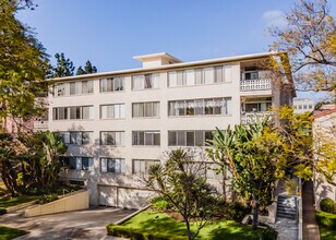 333 N Palm Dr in Beverly Hills, CA - Building Photo - Building Photo