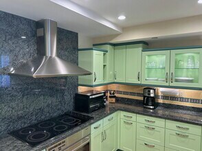 140 SE 5th Ave in Boca Raton, FL - Building Photo - Building Photo