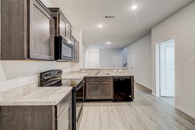 1415 Jonah Ln in Ennis, TX - Building Photo