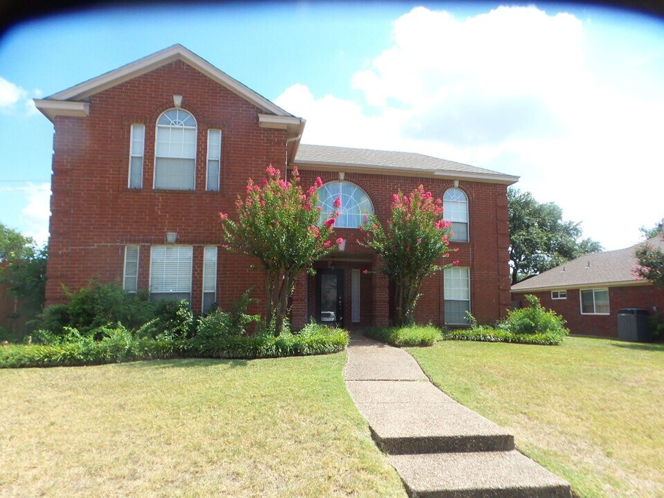 1410 Brookside Dr in Allen, TX - Building Photo