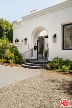 609 21st Pl in Santa Monica, CA - Foto de edificio - Building Photo