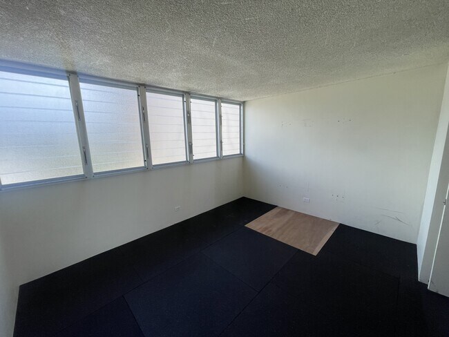 500 University Ave in Honolulu, HI - Building Photo - Building Photo