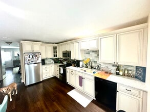 3347 W Wyoming Cir in Tampa, FL - Building Photo - Building Photo
