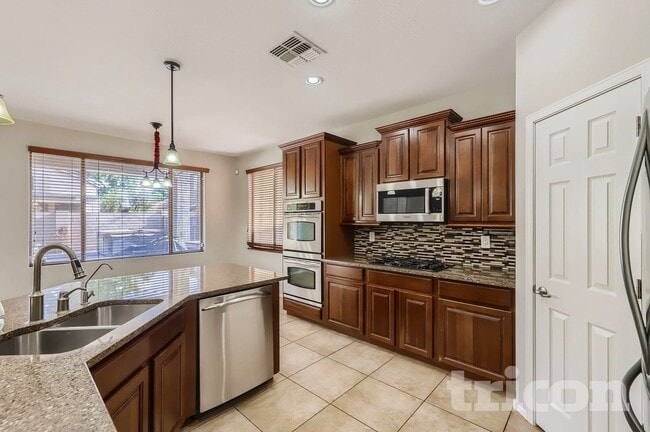 43633 W Cydnee Dr in Maricopa, AZ - Building Photo - Building Photo