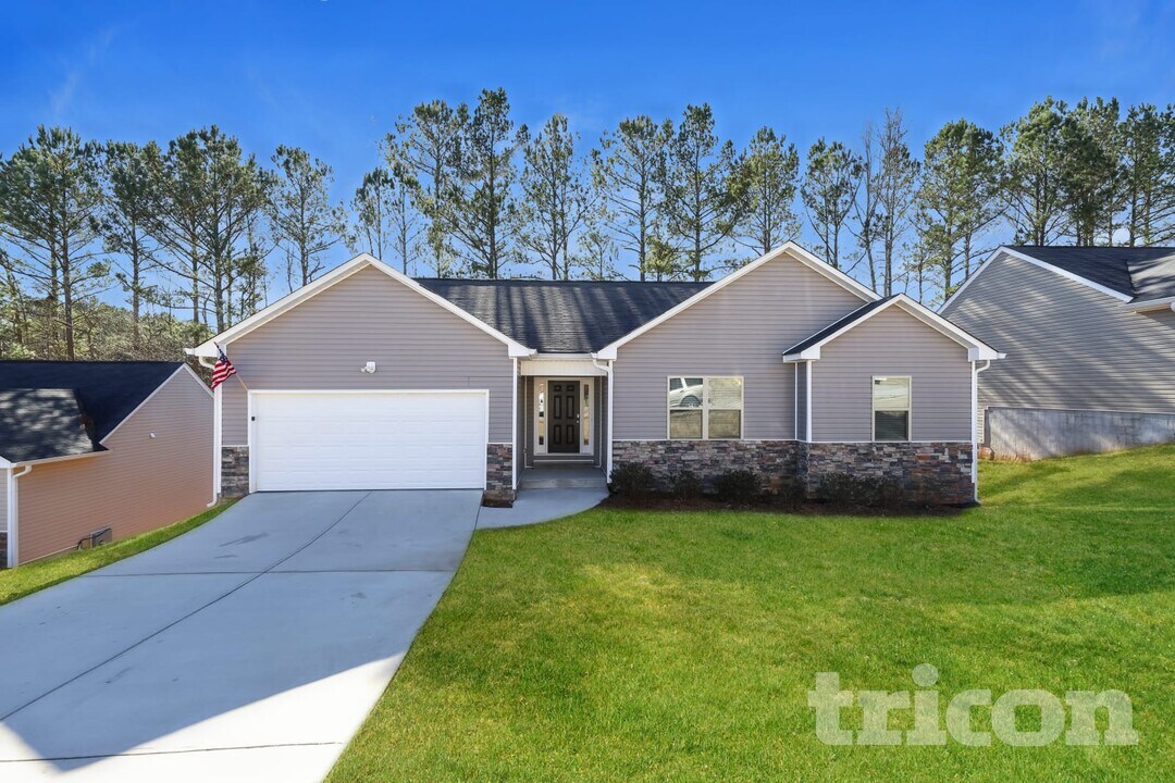 652 Amberwood Dr in Villa Rica, GA - Building Photo