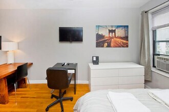 1574 2nd Ave in New York, NY - Building Photo - Building Photo
