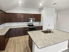 9909 Mescalbean Blvd in Crowley, TX - Building Photo - Building Photo