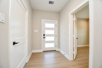 4918 Brinkman St in Houston, TX - Building Photo - Building Photo