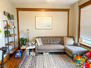 2047 N Kimball Ave in Chicago, IL - Building Photo - Building Photo