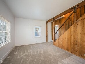 1529 Oak St in Paso Robles, CA - Building Photo - Building Photo
