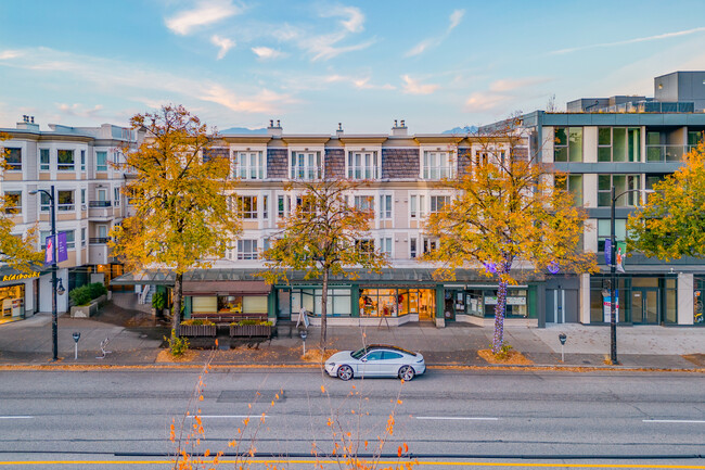 Trafalgar Mews in Vancouver, BC - Building Photo - Building Photo