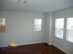 8150 Weeping Willow Ln in Sacramento, CA - Building Photo - Building Photo