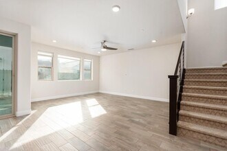 1383 E Via Azzurra Way in Fresno, CA - Building Photo - Building Photo