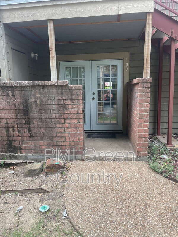 property at 6657 S Victor Ave