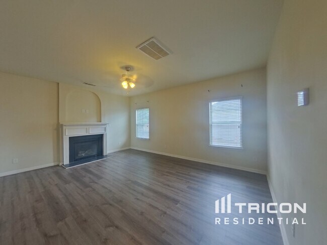 5010 Tower View Trail in Snellville, GA - Foto de edificio - Building Photo