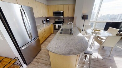 763 Bay St. in Toronto, ON - Building Photo - Building Photo