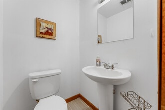 521 Woodhaven Dr in Morgantown, WV - Building Photo - Building Photo