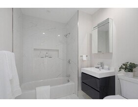493 Trapelo Rd-Unit -306 in Belmont, MA - Building Photo - Building Photo